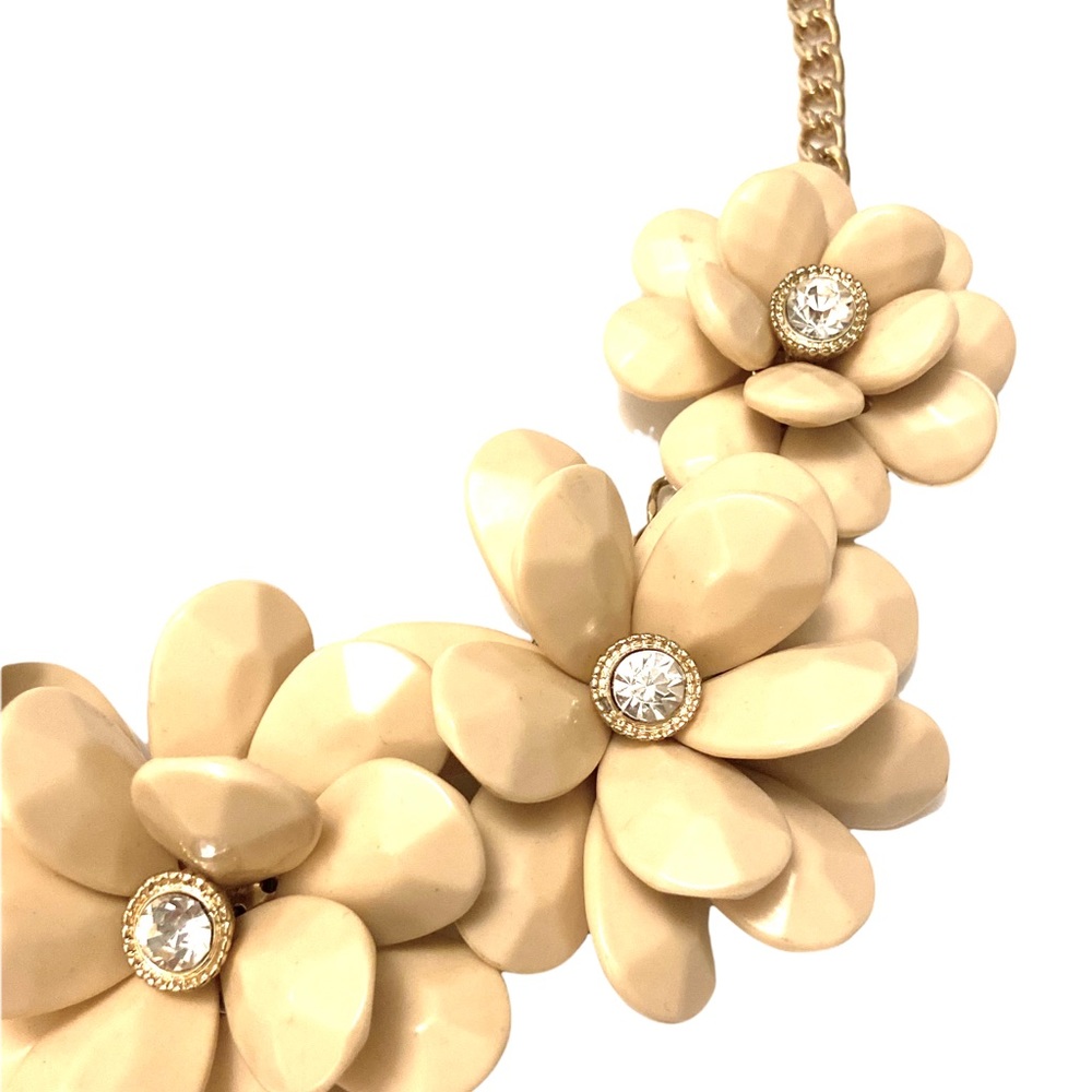 NATASHA COUTURE Nude Floral Statement Necklace - Picture 3 of 5